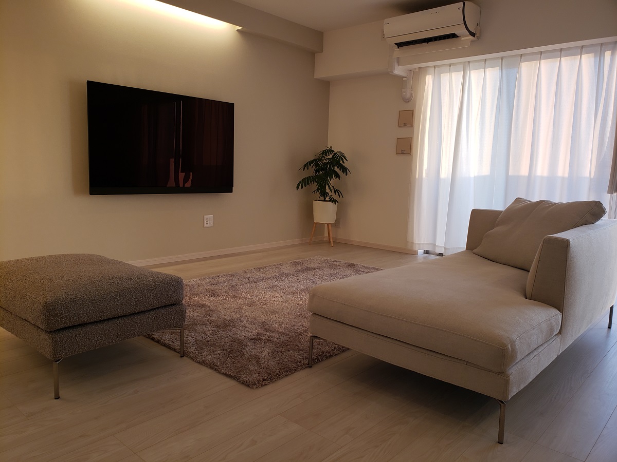 Y様 / RAソファ、インフィニティテーブル、フォーシーズンズミラー